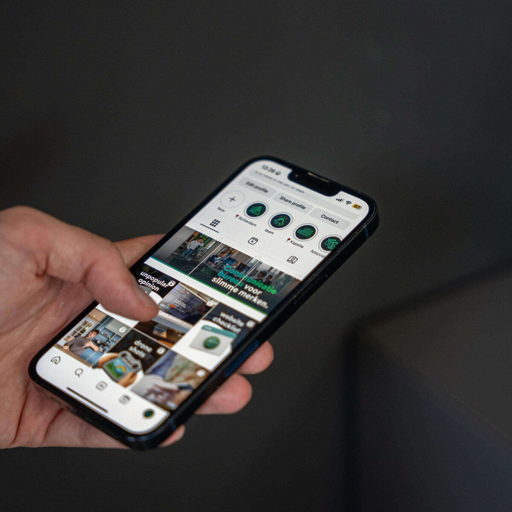 Social media account door BRAIN