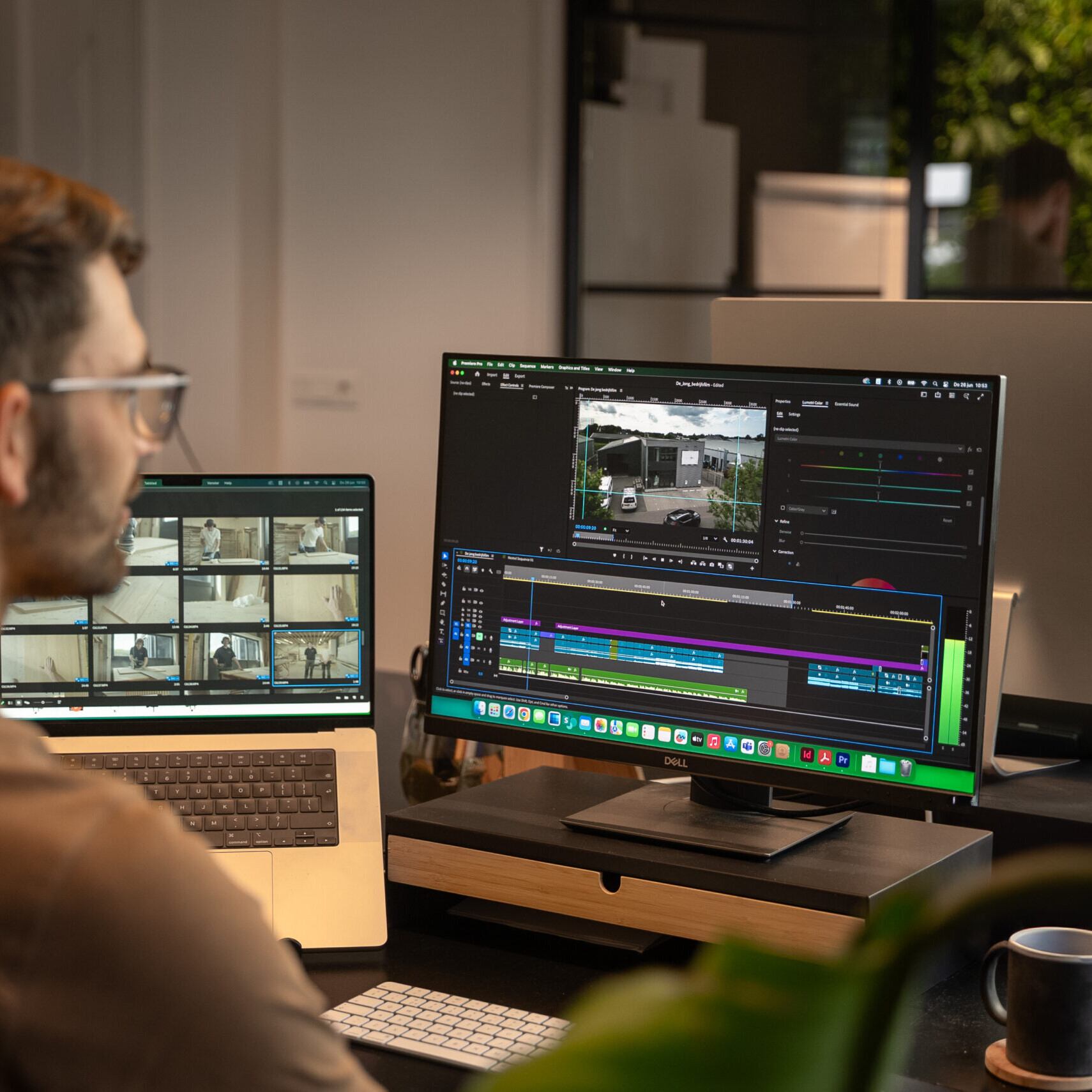 Fotograaf stelt een portfolio aan beelden samen 36 Merkfotografie door een expert